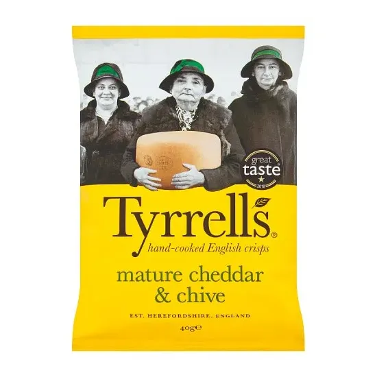 Tyrrells Mature Cheddar & Chive Crisps 40g